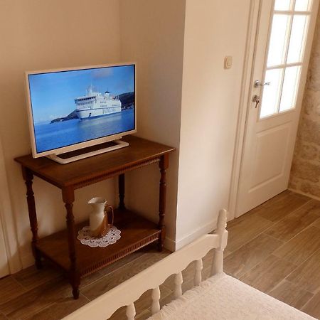 Guesthouse Torga Vis Island ภายนอก รูปภาพ