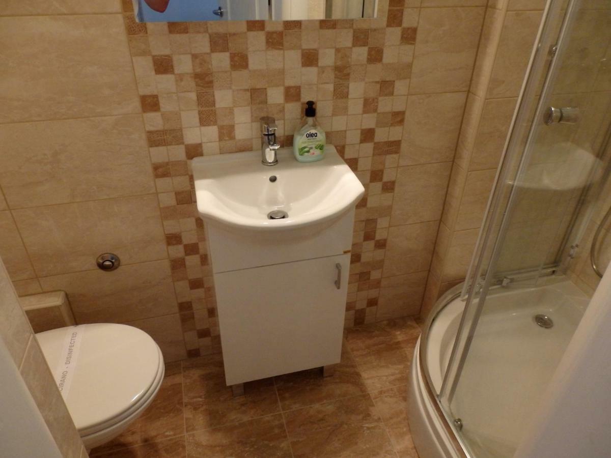 Guesthouse Torga Vis Island ภายนอก รูปภาพ