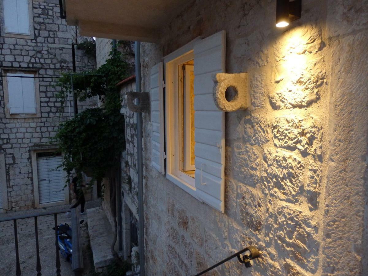 Guesthouse Torga Vis Island ภายนอก รูปภาพ